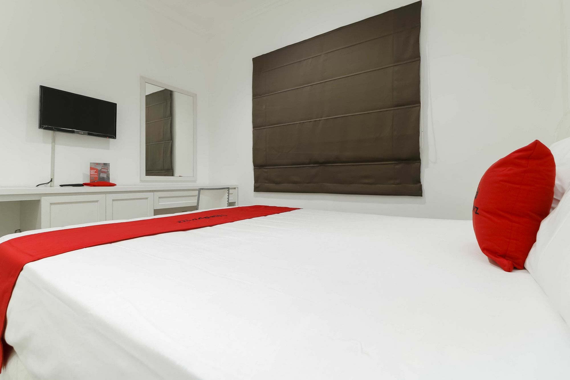 Reddoorz Plus @ Setiabudi Barat Yakarta Exterior foto