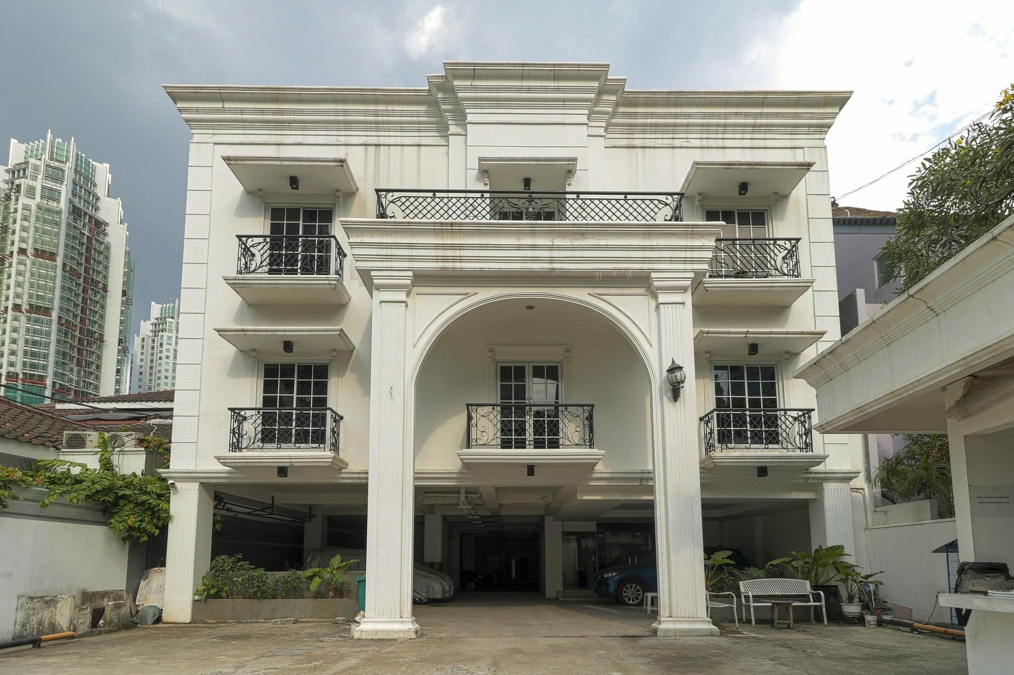 Reddoorz Plus @ Setiabudi Barat Yakarta Exterior foto