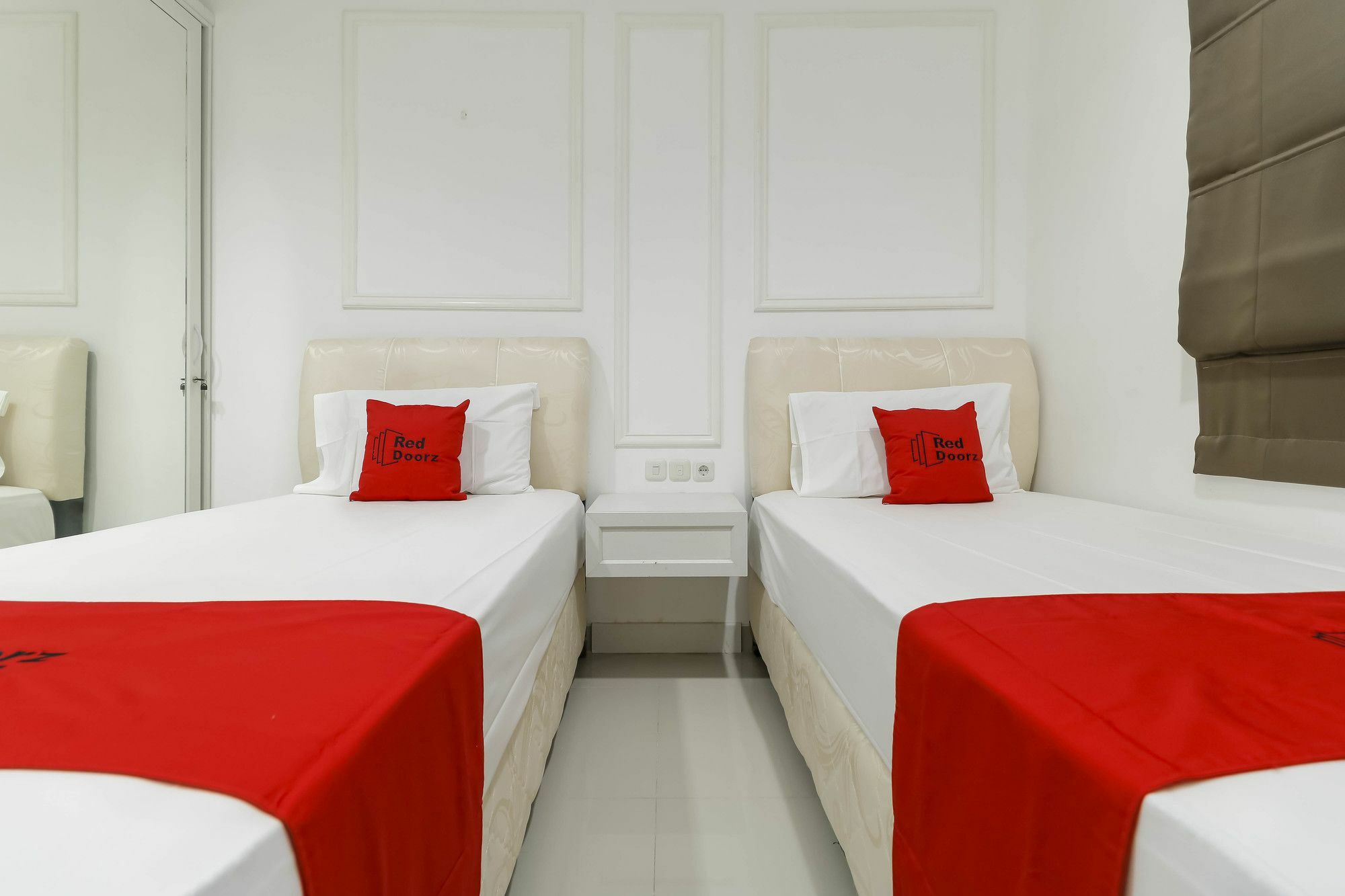 Reddoorz Plus @ Setiabudi Barat Yakarta Exterior foto