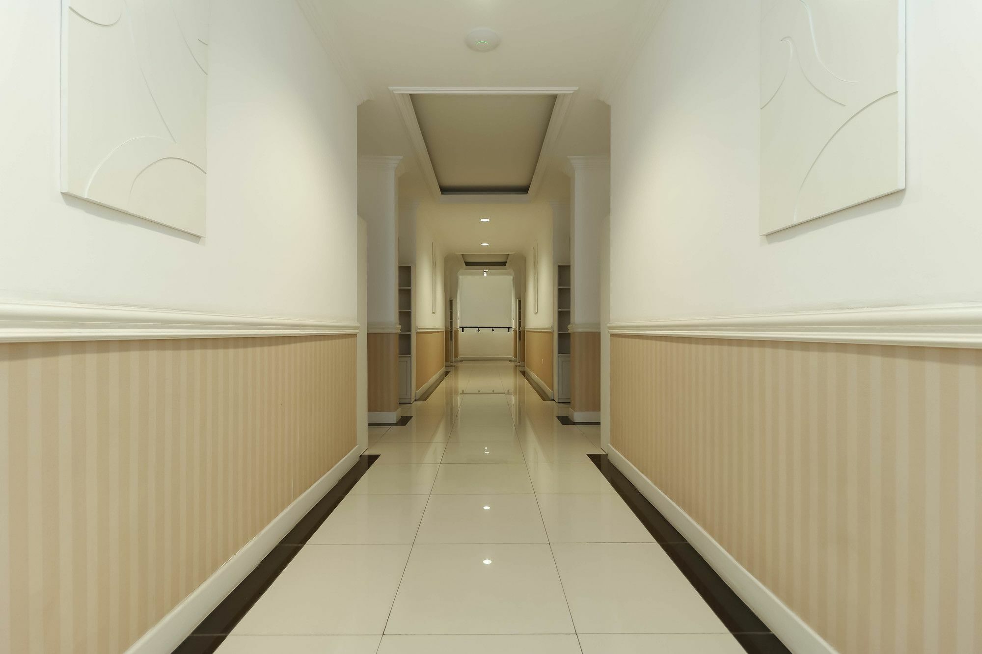 Reddoorz Plus @ Setiabudi Barat Yakarta Exterior foto